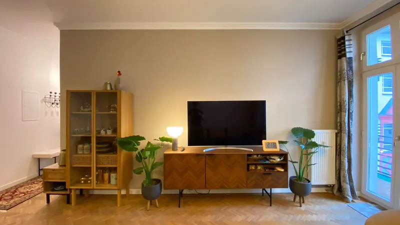 Stylish Furnished 3-Room Apartment with 2 Balconies & Underground Parking in Prenzlauer Berg — photo 1